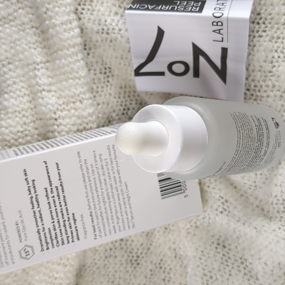 No 7 BEAUTY No7 Laboratories Resurfacing Peel 15% Glycolic Acid, 30ml/1.0fl oz - Picture 5 of 10